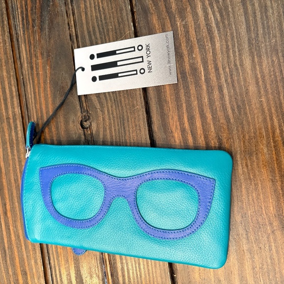 Ili New York Handbags - ILI New York Smooth Leather Soft Eyeglass Case Zip Glasses Wallet RFID NWT